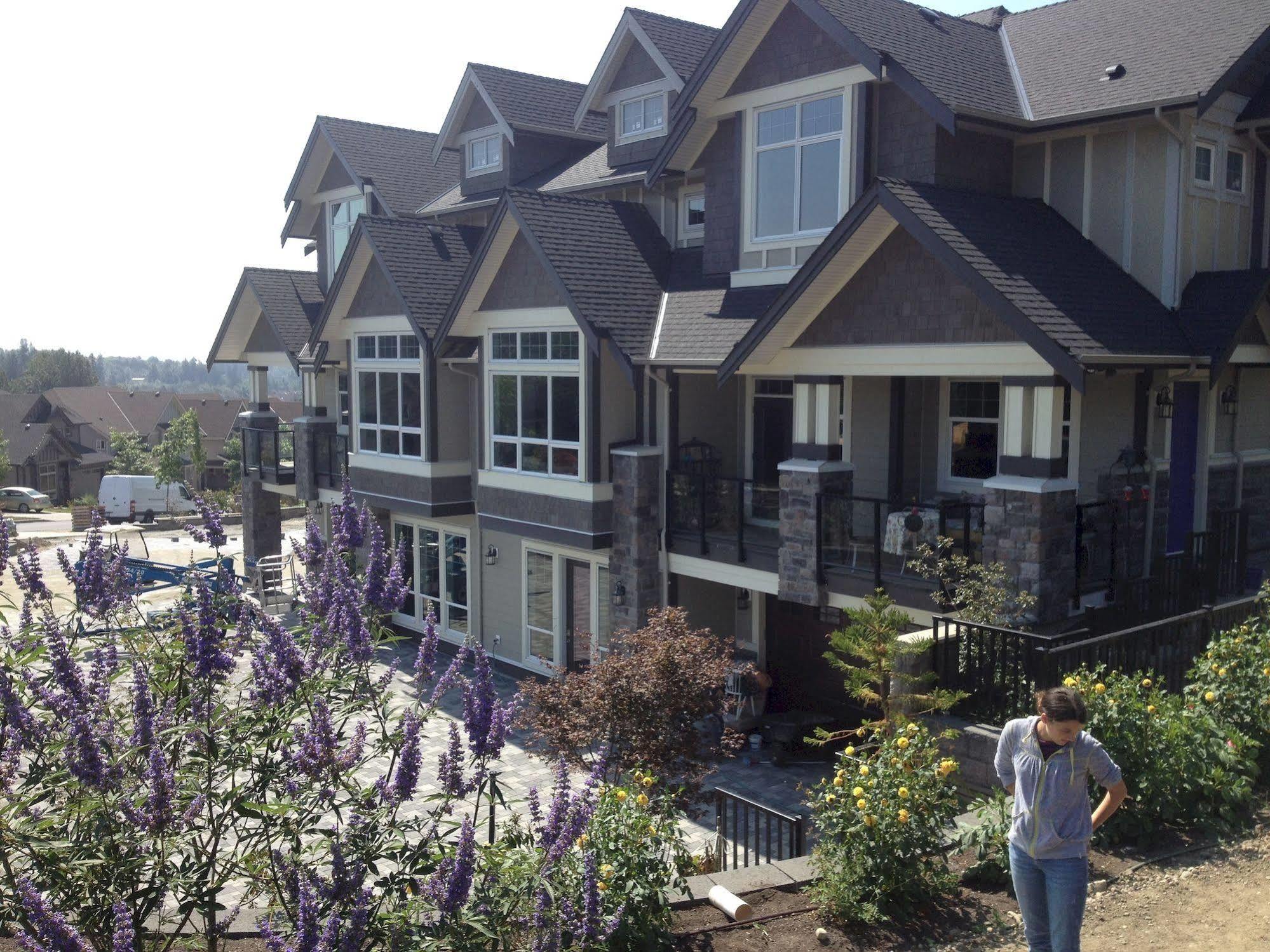 Inn Brookside