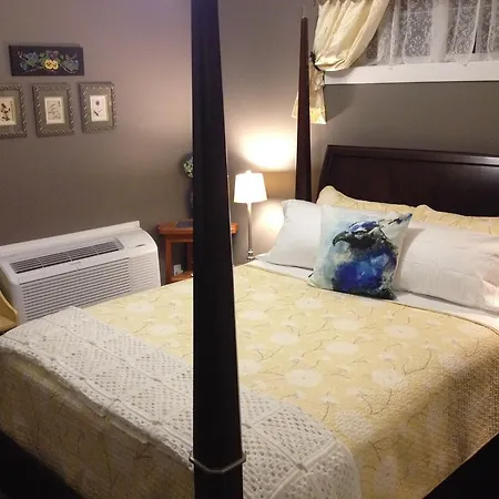 Brookside Inn Boutique Hotel Abbotsford Room photo